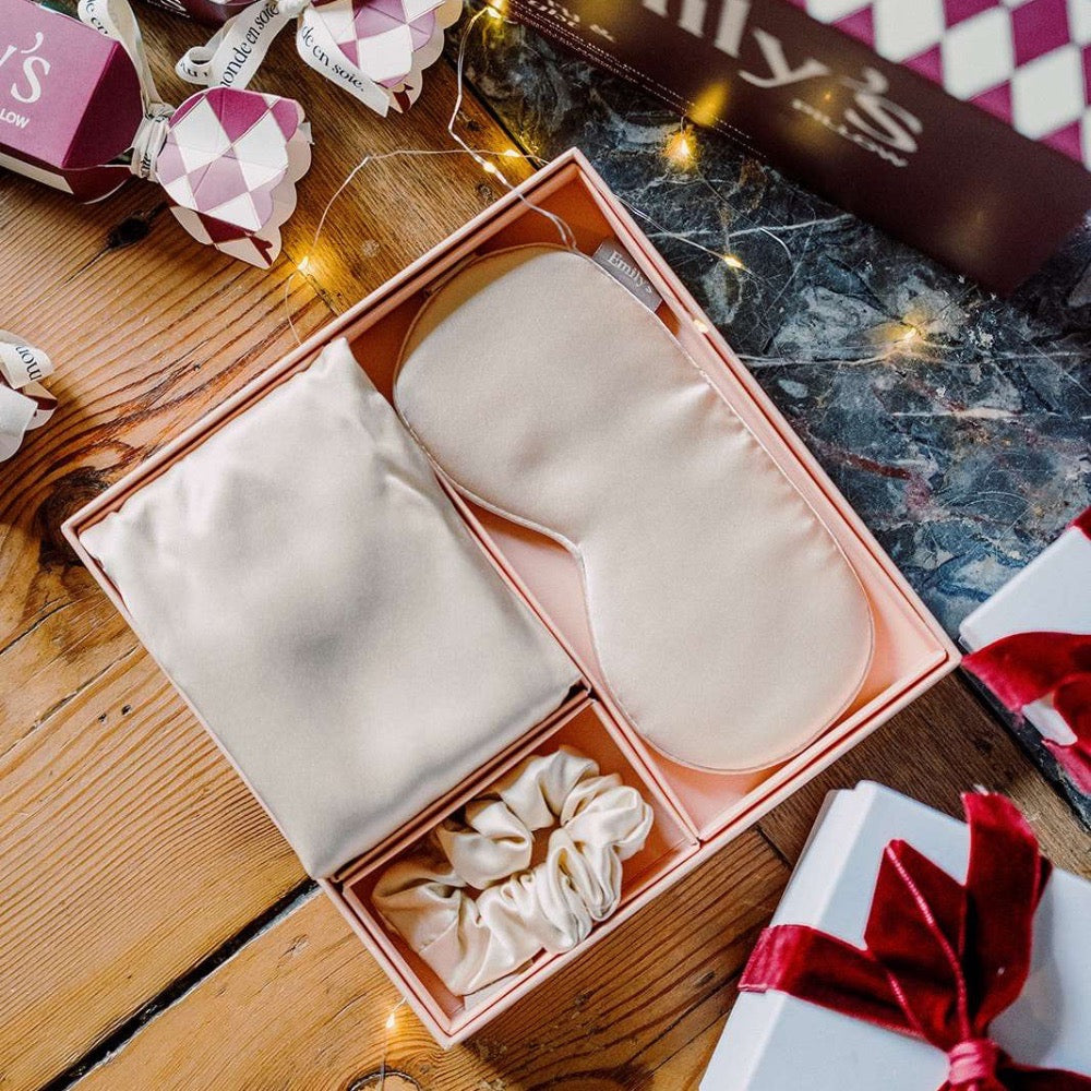 Gift Set - Silk Pillowcase, Sleep Mask, Scrunchie M - Champagne