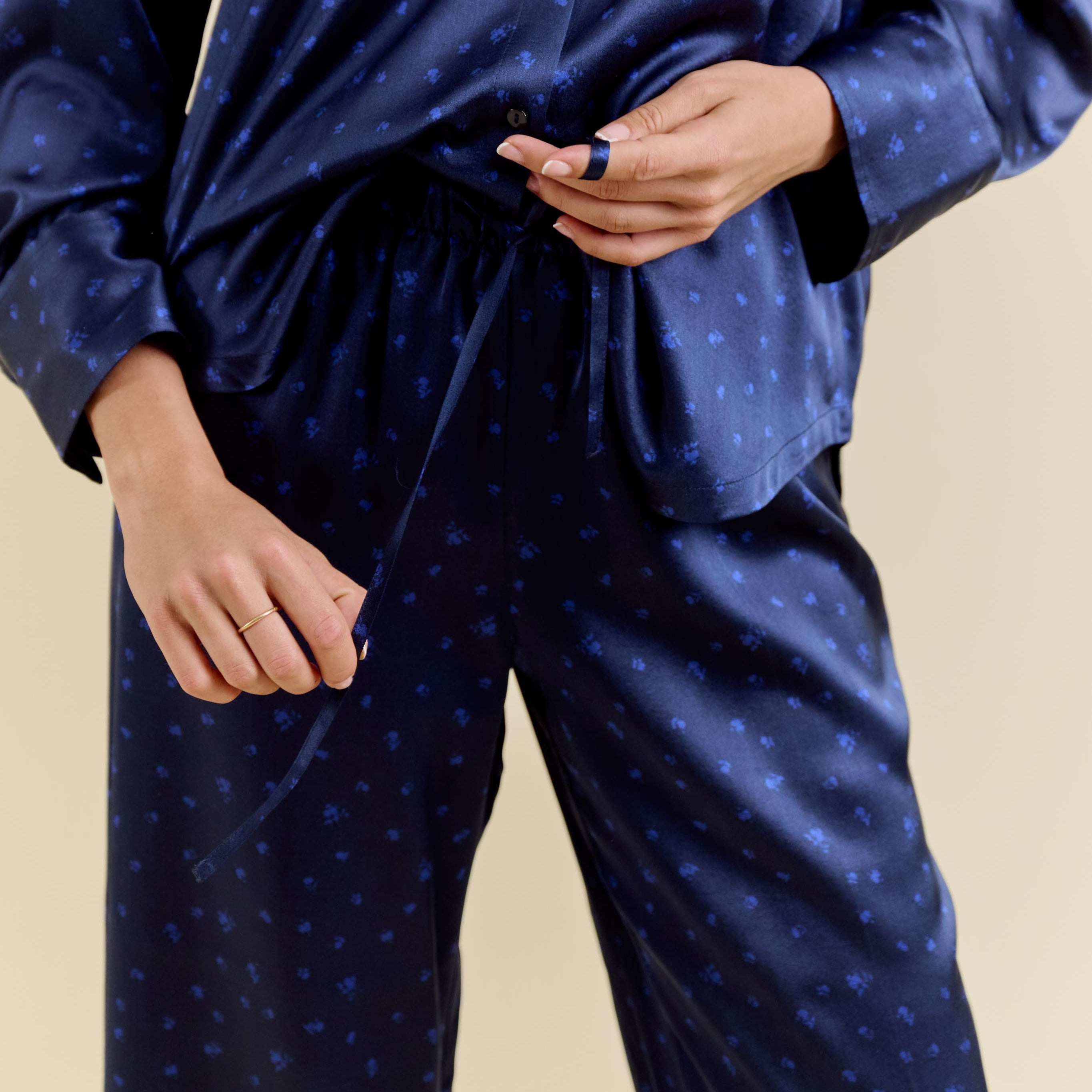 Pantalon Oversize 100% pure soie de mûrier - Bleu Nuit Fleuri