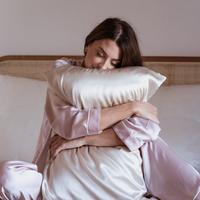 Taie d'oreiller en soie 25 momme Made in France – Emily's Pillow