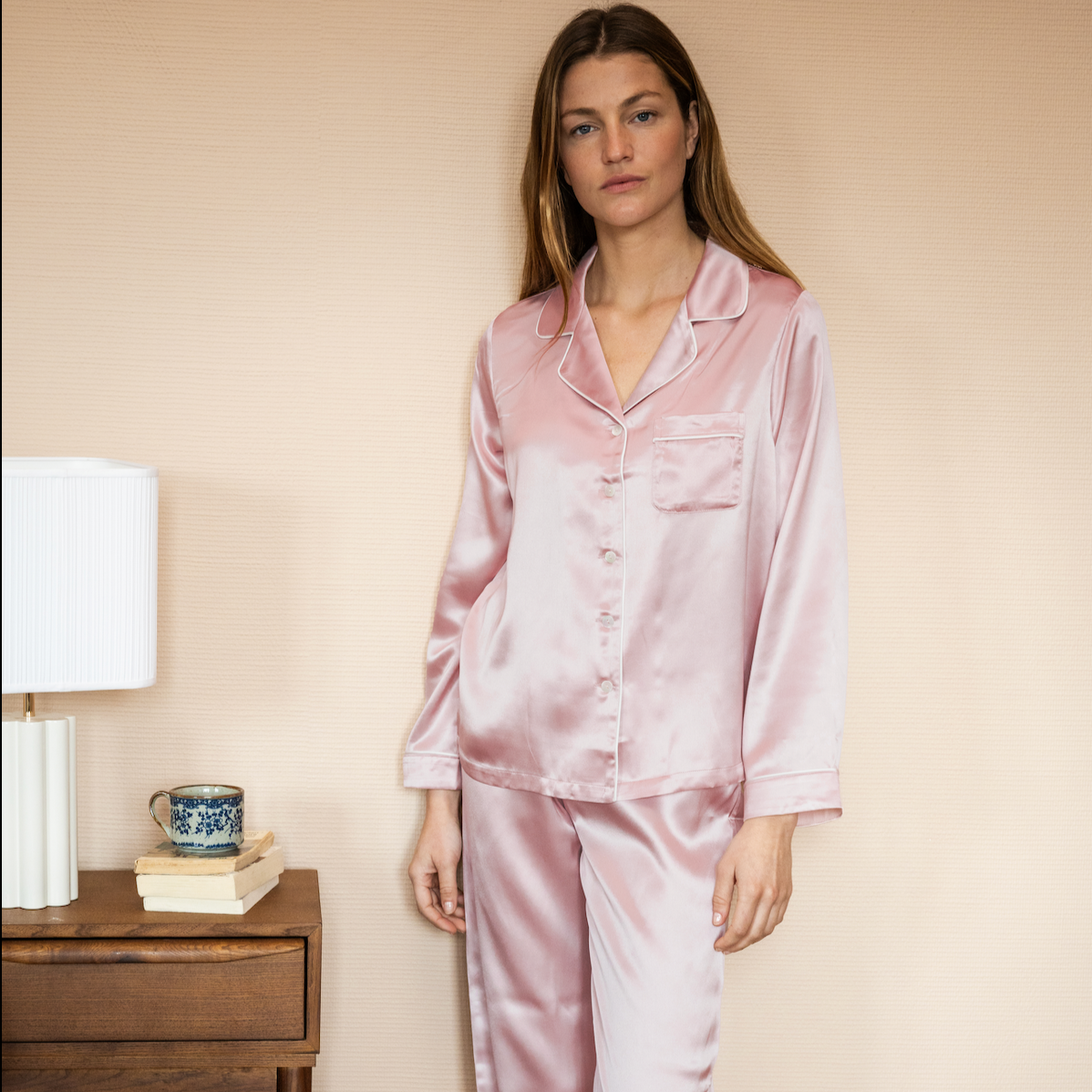 Pyjama en pure soie rose pour des nuits douces et une peau apaisée