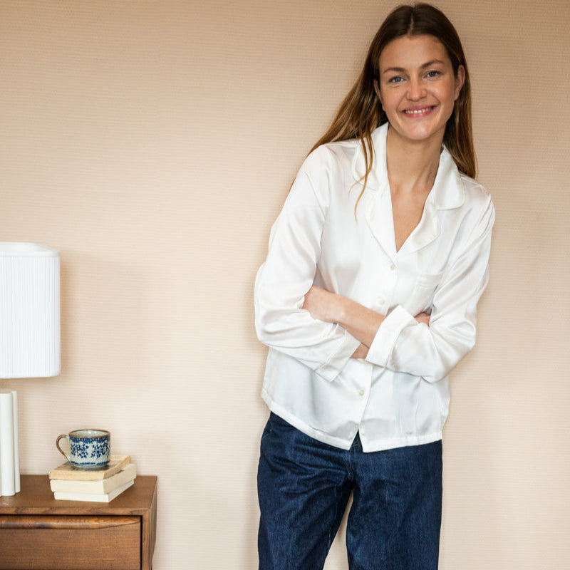 Pyjama en pure soie blanc pour des nuits douces et une peau apaisée