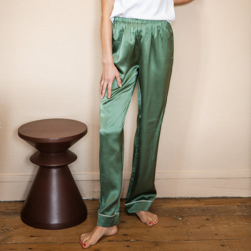 Pyjama en pure soie vert pour des nuits douces et une peau apaisée