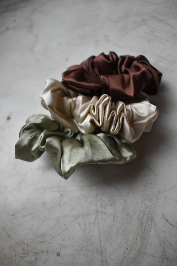 4 good reasons to adopt silk scrunchies 
