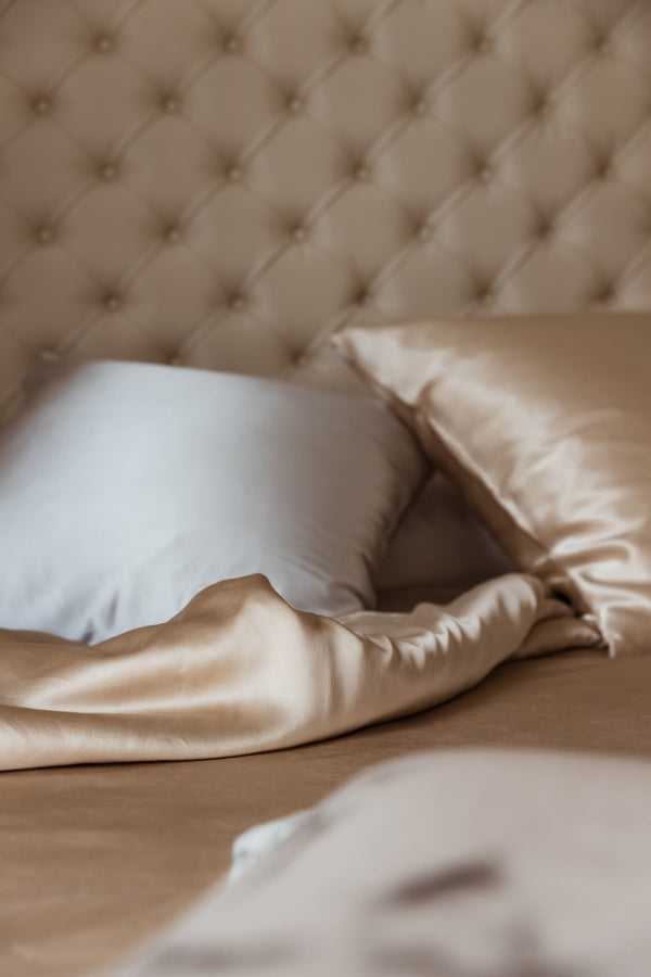 La funda de almohada de seda versus la funda de almohada de algodón 