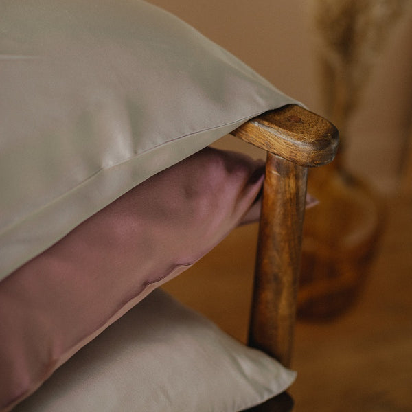 taie d'oreiller en soie Emily's Pillow - La funda de almohada de seda: utilizada como producto de belleza anti-envejecimiento 