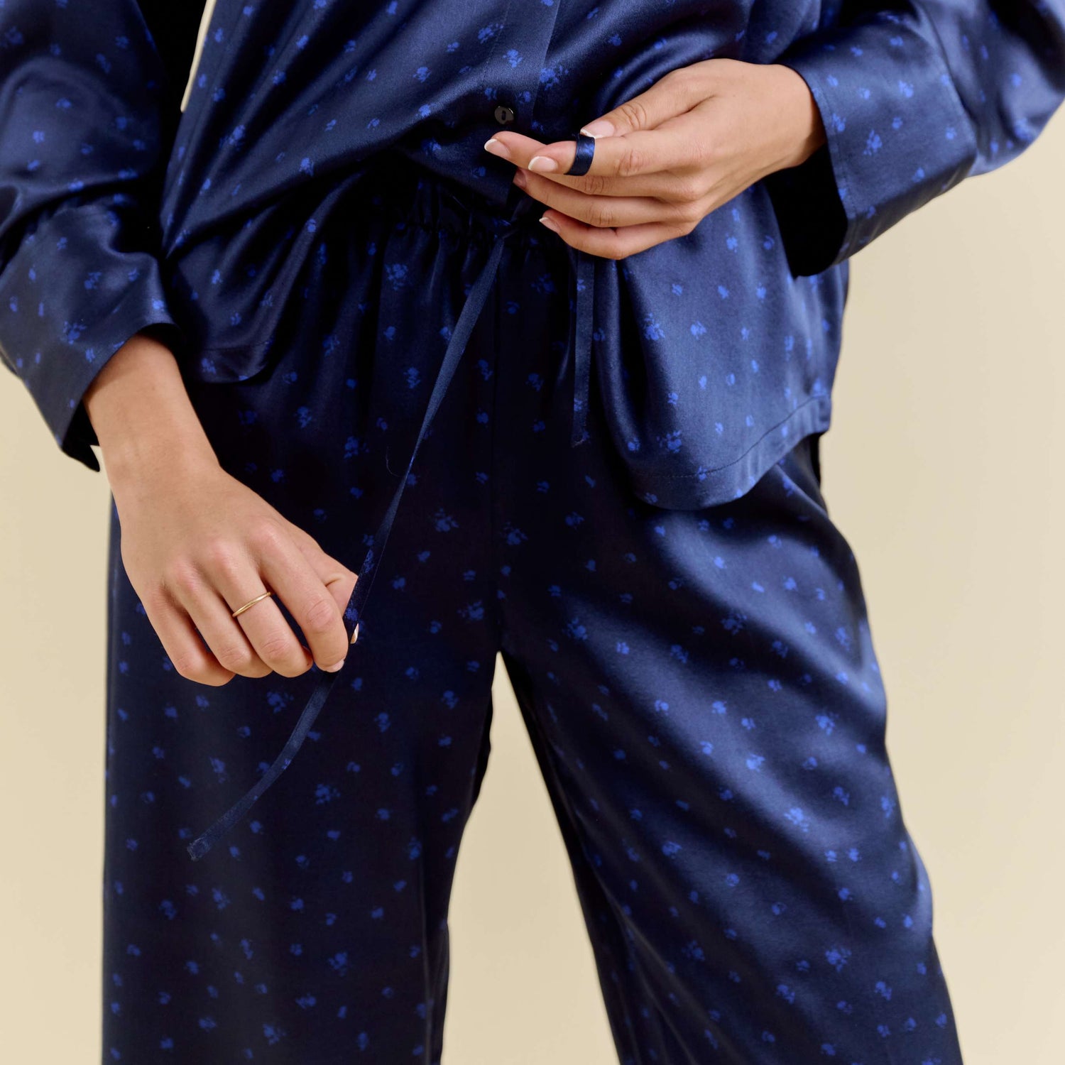 Pantalon Oversize 100% pure soie de mûrier - Bleu Nuit Fleuri