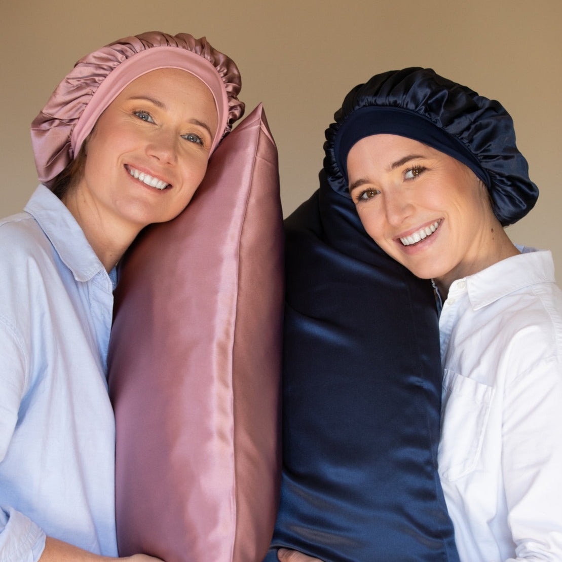 Bonnet en soie naturelle champagne pour une routine capillaire nocturne tout en douceur