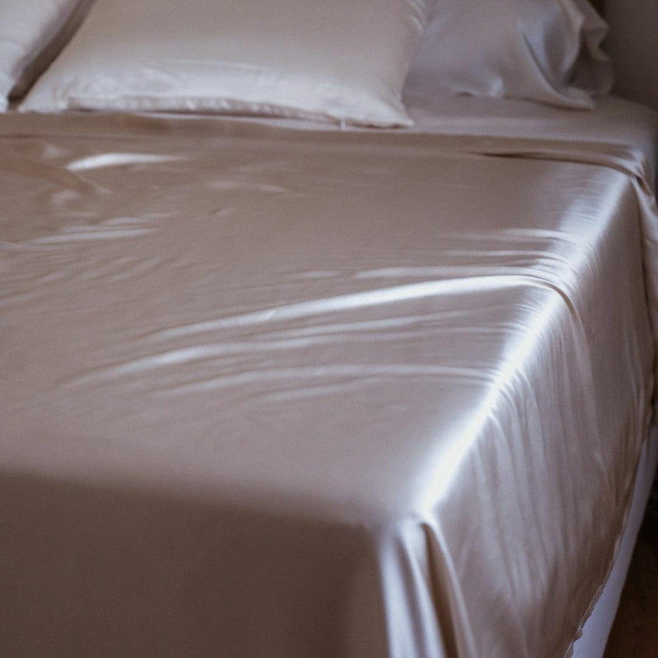 Drap-housse Jasmine Silk 100% Soie King Size Gris Neuf