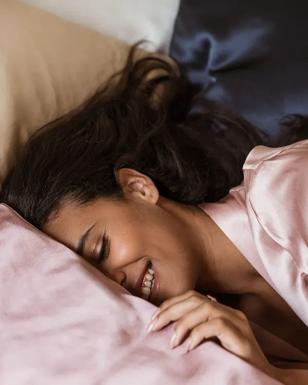 taie d'oreiller en soie Emily's Pillow - Cómo elegir tu funda de almohada de seda 