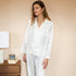Pyjama en pure soie blanc pour des nuits douces et une peau apaisée