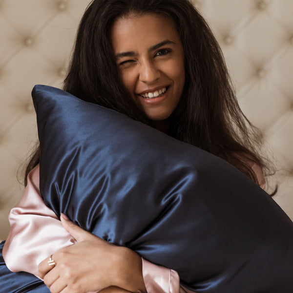 Taie d'oreiller en soie Emily's Pillow - La taie d’oreiller en soie est-elle efficace pour les cheveux ?